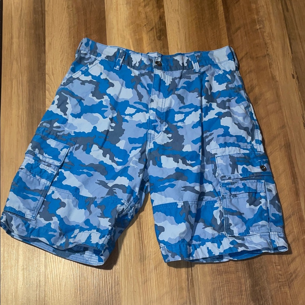 Men's Levi’s Blue Camo Cargo Shorts - Picture 3 of 12